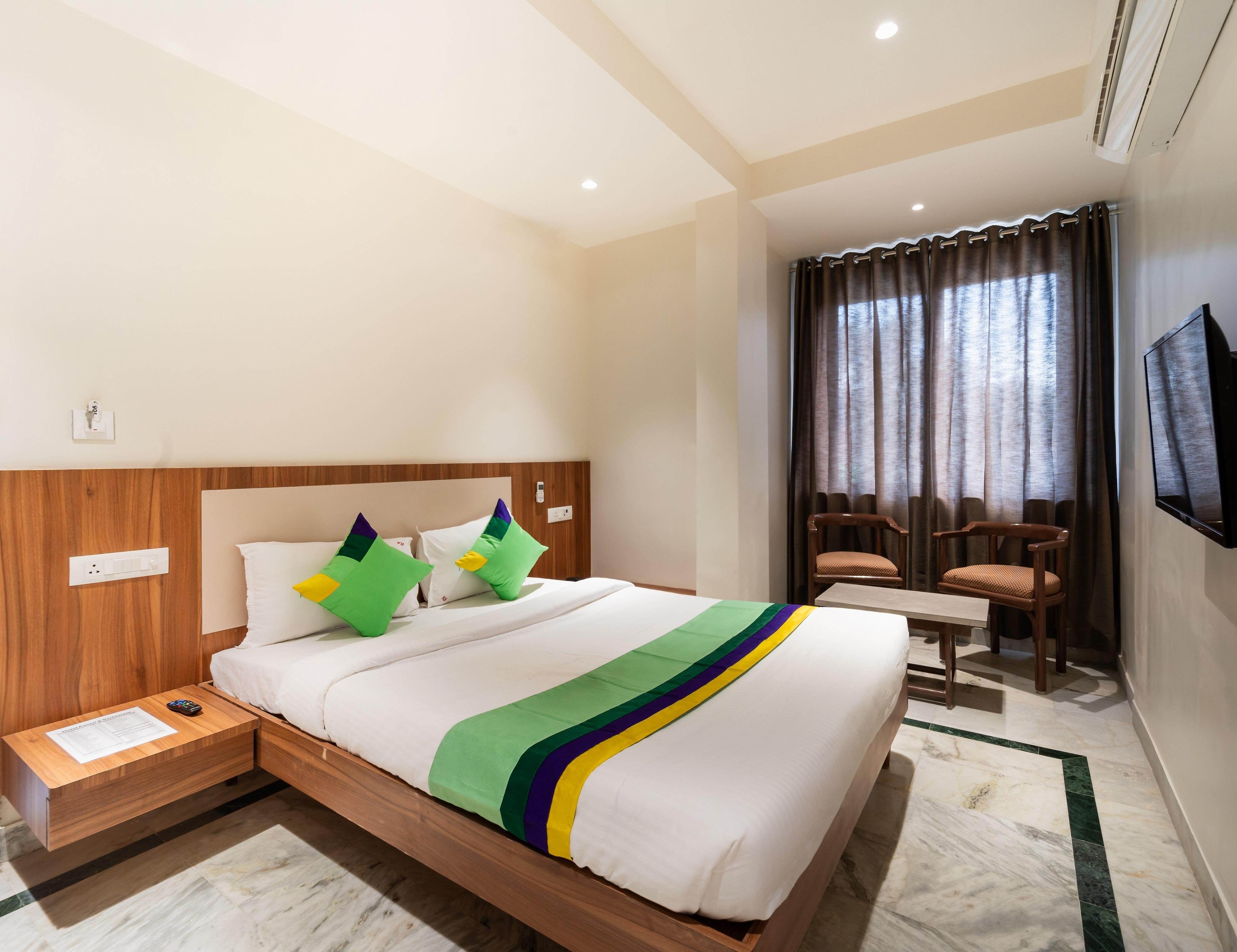 Deluxe Room 1
