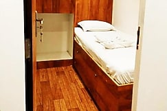 Aksa Cabin Stay, Mumbai