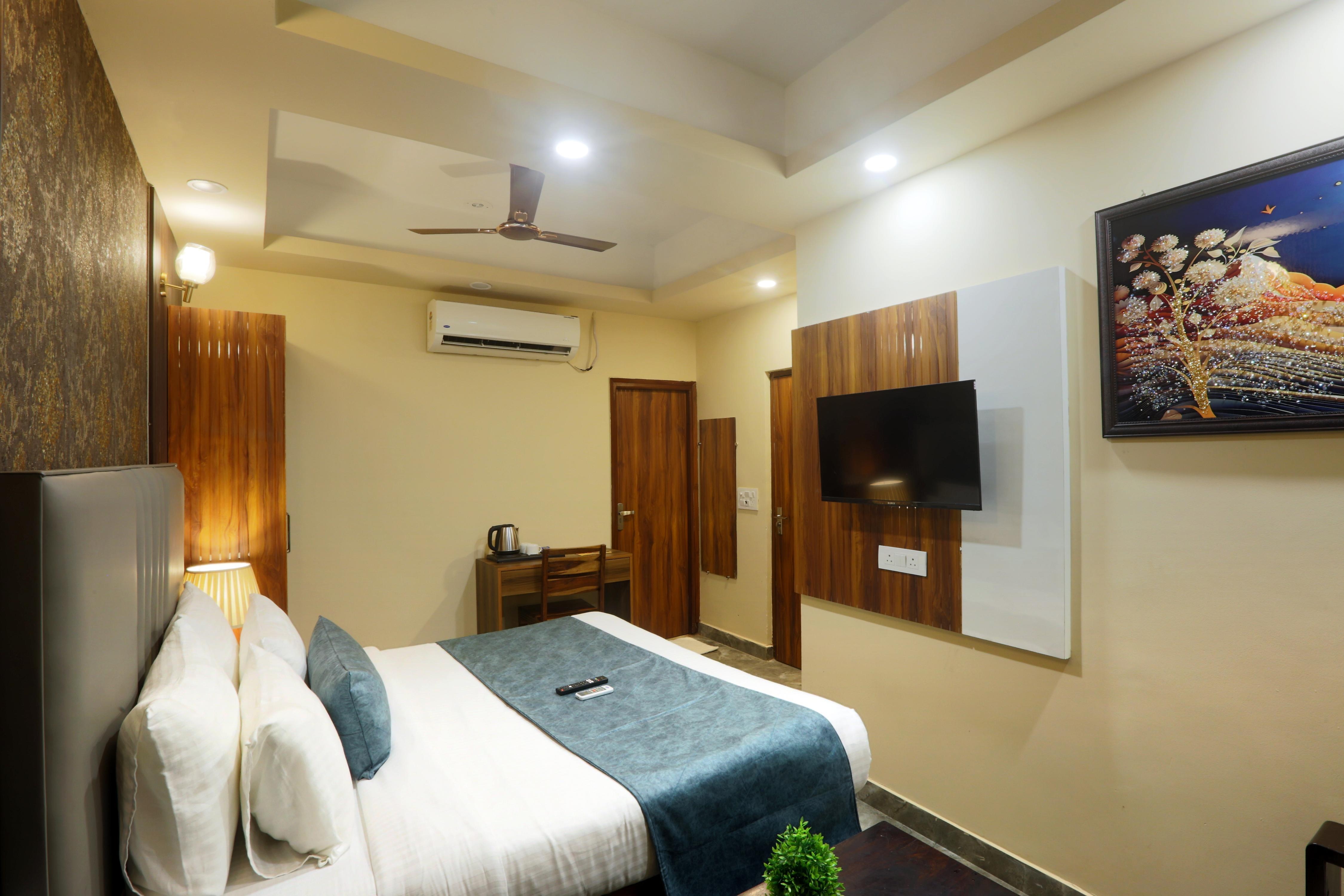 Hotel Mehak Palace - Tap to explore photos