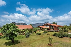 SaffronStays SATORI Aves, Mulshi