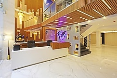 Hotel Mayfair Just a Minute Away From New Delhi Railway Station, Delhi