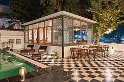 The Experience Resort - LAKE FACING, Udaipur