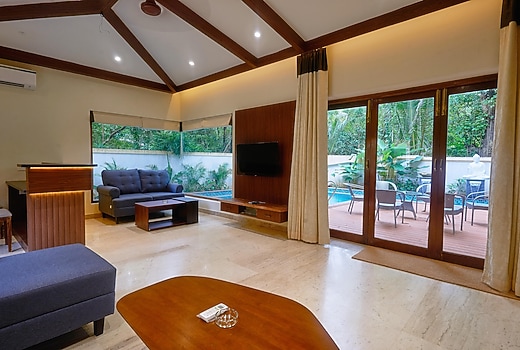 Tropical Villa by HappyInch