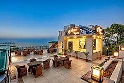 Luxe Resorts