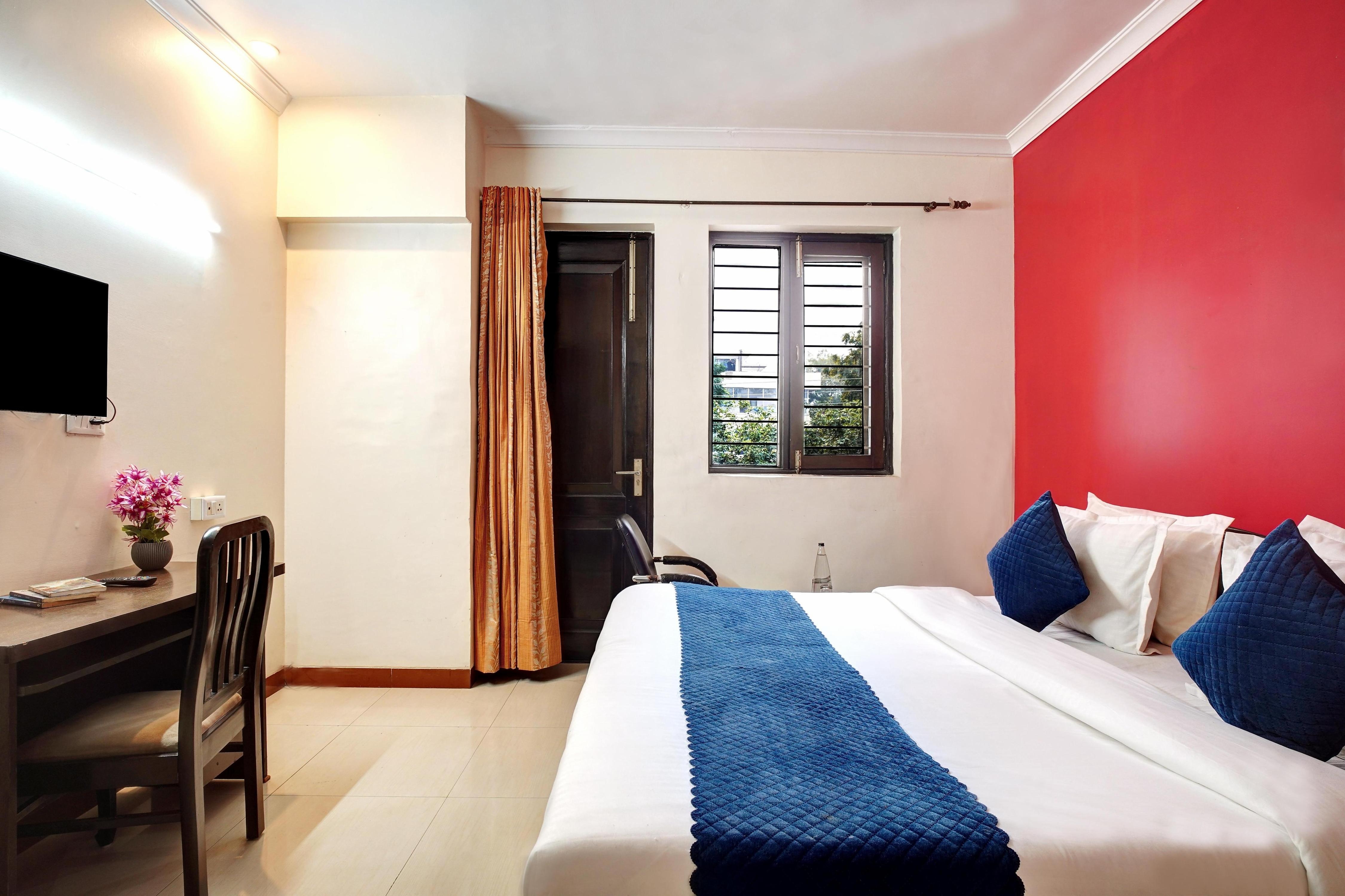 Nexhub stay near huda metro sector 40 - Tap to explore photos