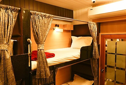 DORMITORY  INN