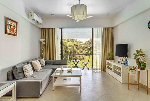 tisyastays | Tastefully Done 1BHK with Infinity Pool, 5mins to beach