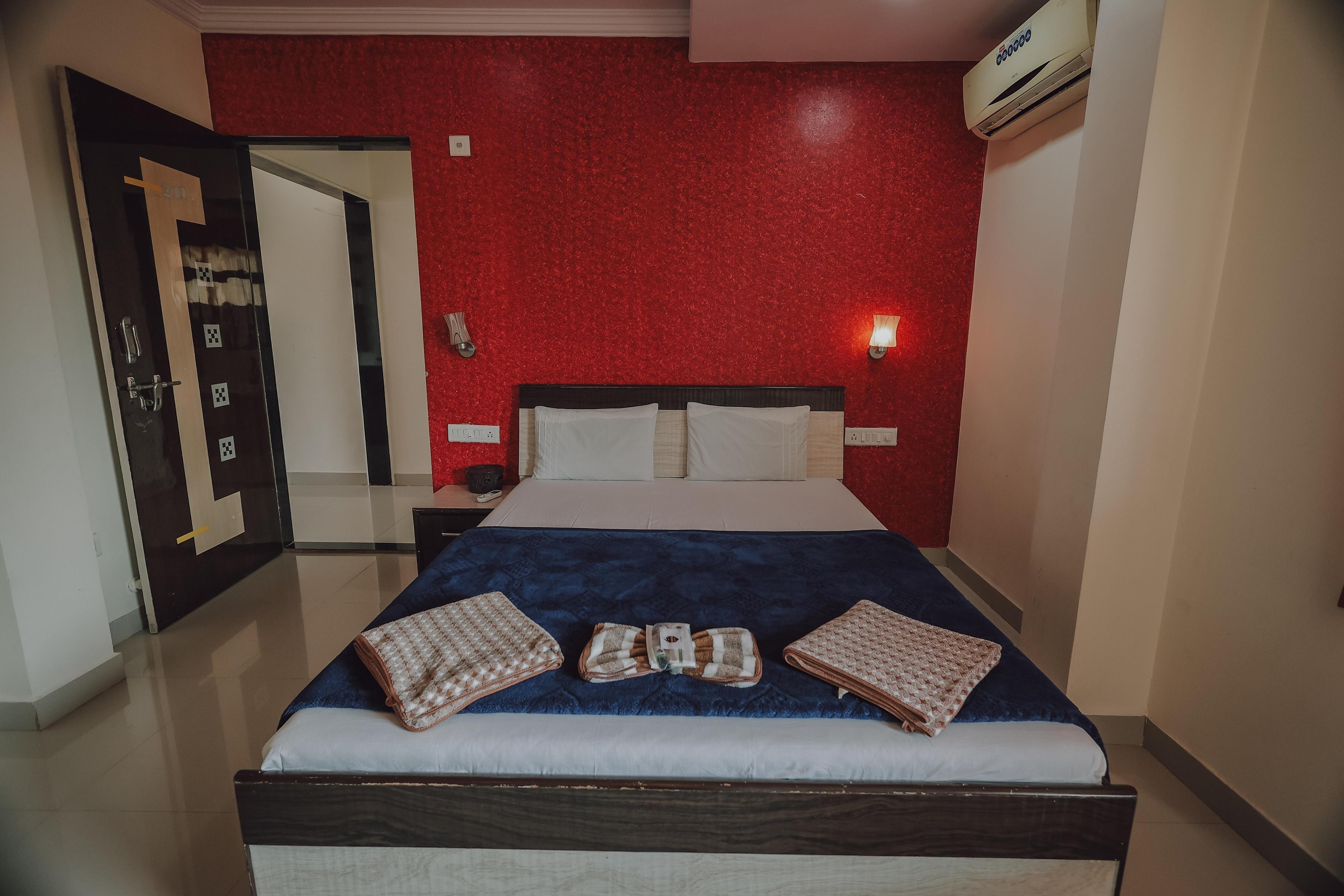 Hotel Mahabaleshwar Mount View - Tap to explore photos