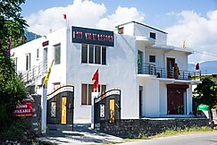 Pine View Resort, Chamba