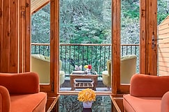 Bradhi Resorts, Jibhi