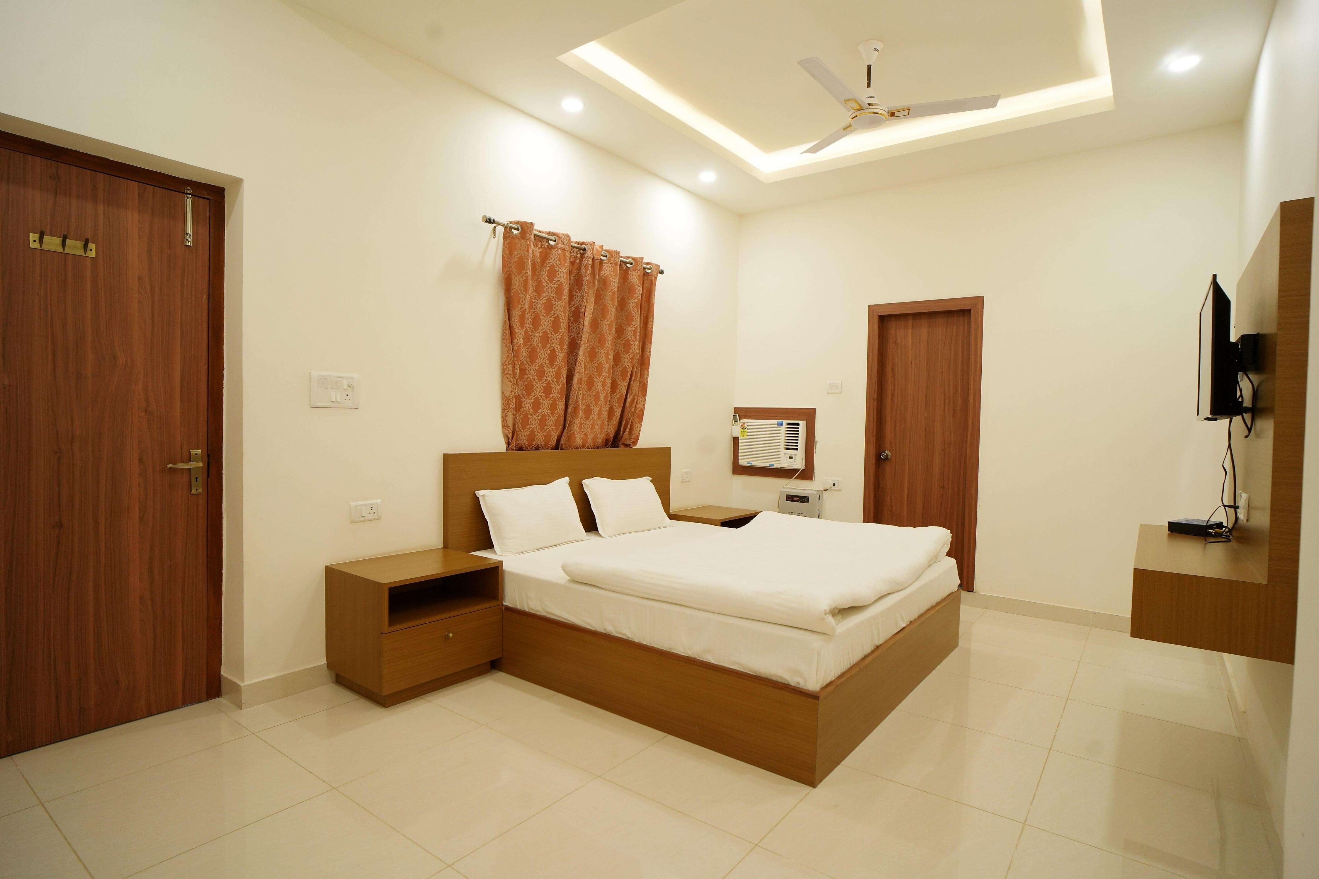 Apoorva Guest House - Tap to explore photos
