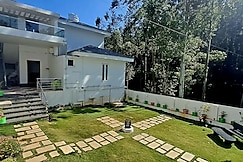 Risi Villa - Stay One, Salem