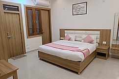 Hotel Silver Bliss, Lucknow