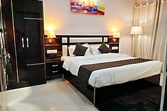 The RAI's Palace Hotels and Marriage hall, Maunath Bhanjan