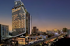 إنتركونتننتال بانكوك سوكوم فيت باي آيتش جي, 