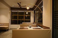 Empire executive, Sasvad