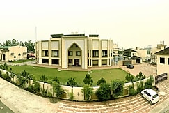 Hotel Shamsher Bagh, Nurpur