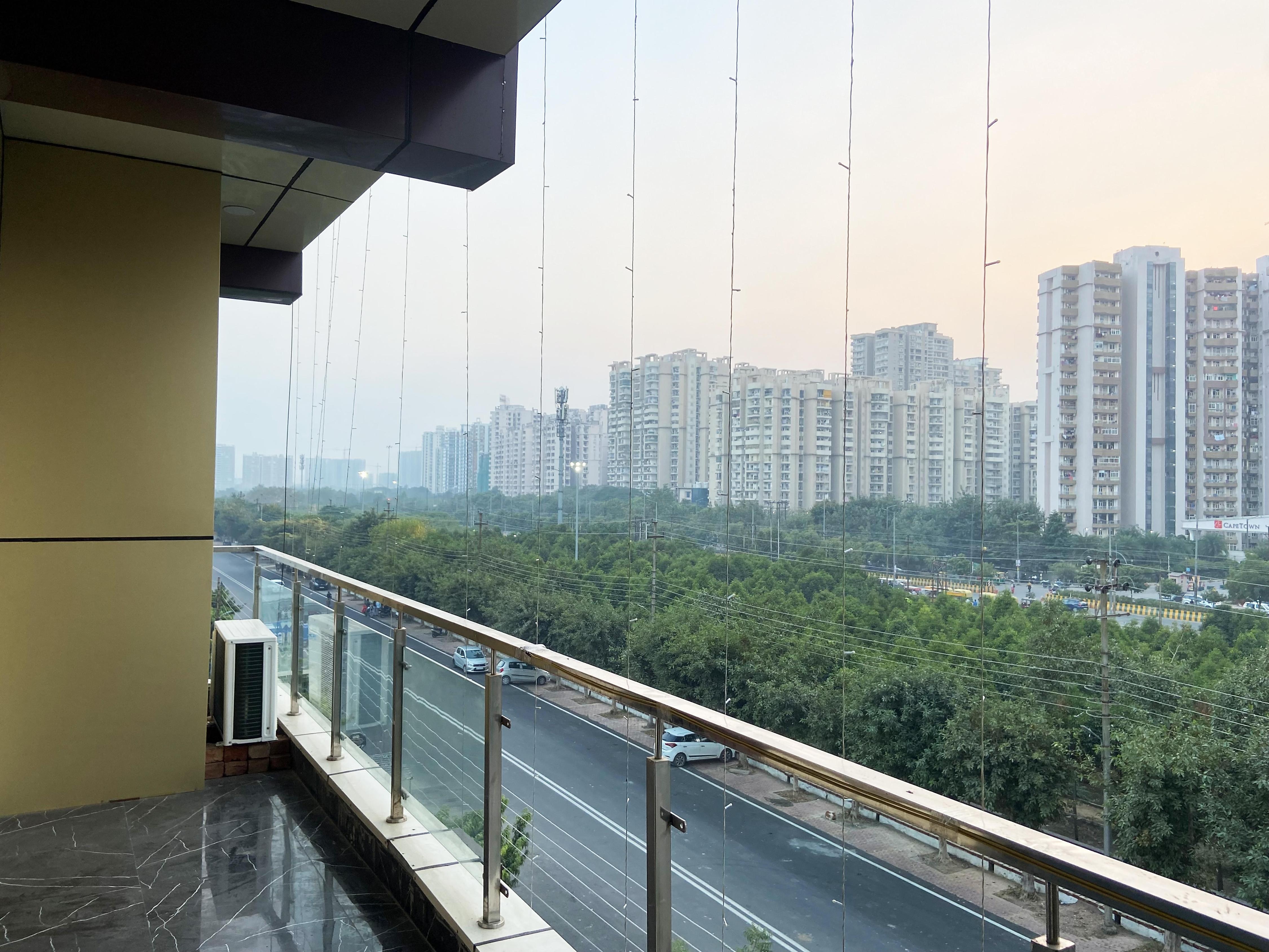 The Hotel Verve - Couple friendly hotel Near Spectrum Mall Nodia - Tap to explore photos