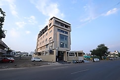 Hotel Sargam Regency, Dhule