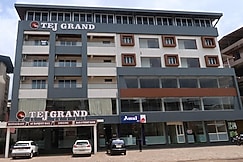 Hotel Tej Grand, Khed