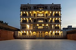 Kuber Kunj, Dungargarh