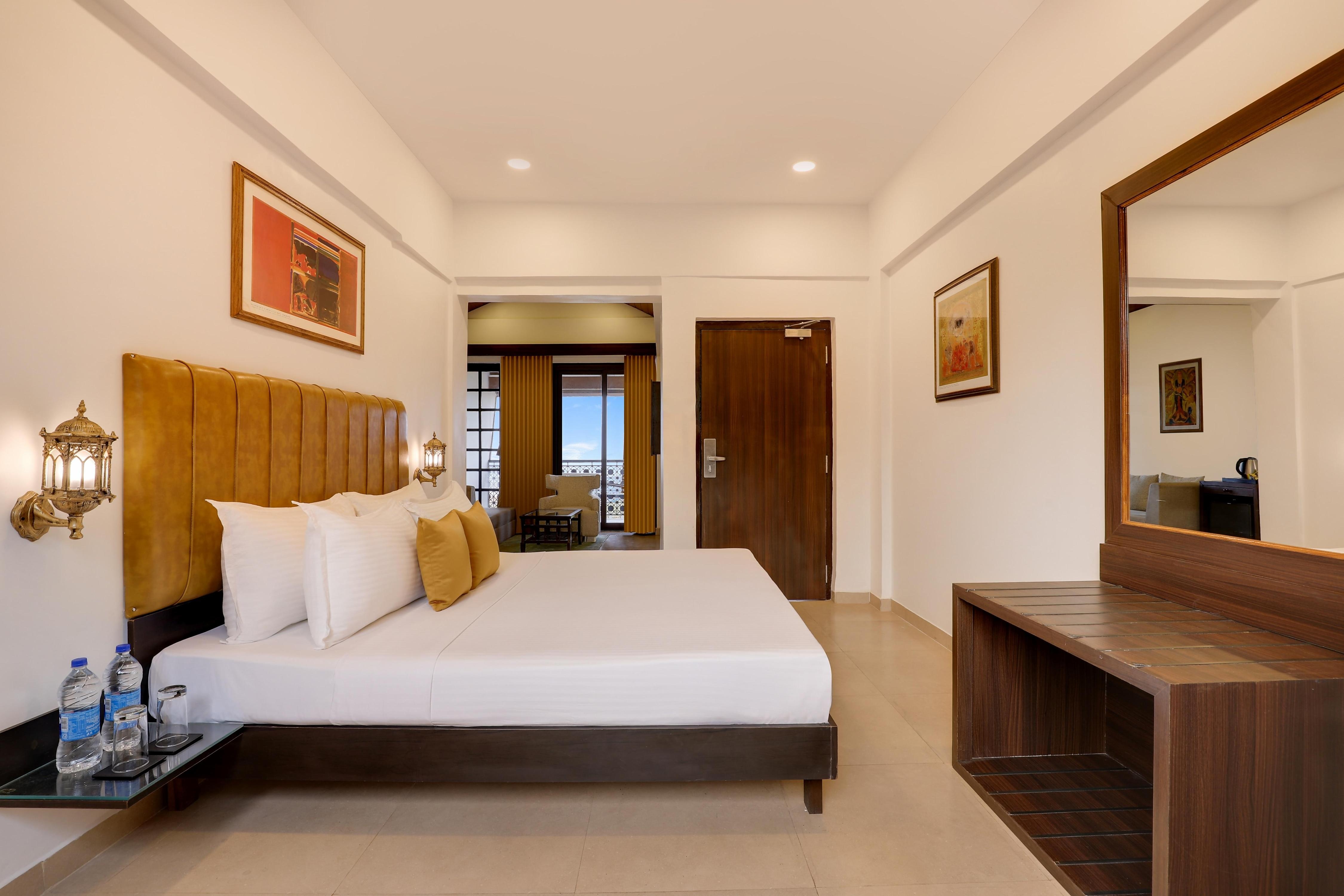 Studio King Suite with Sea View 1