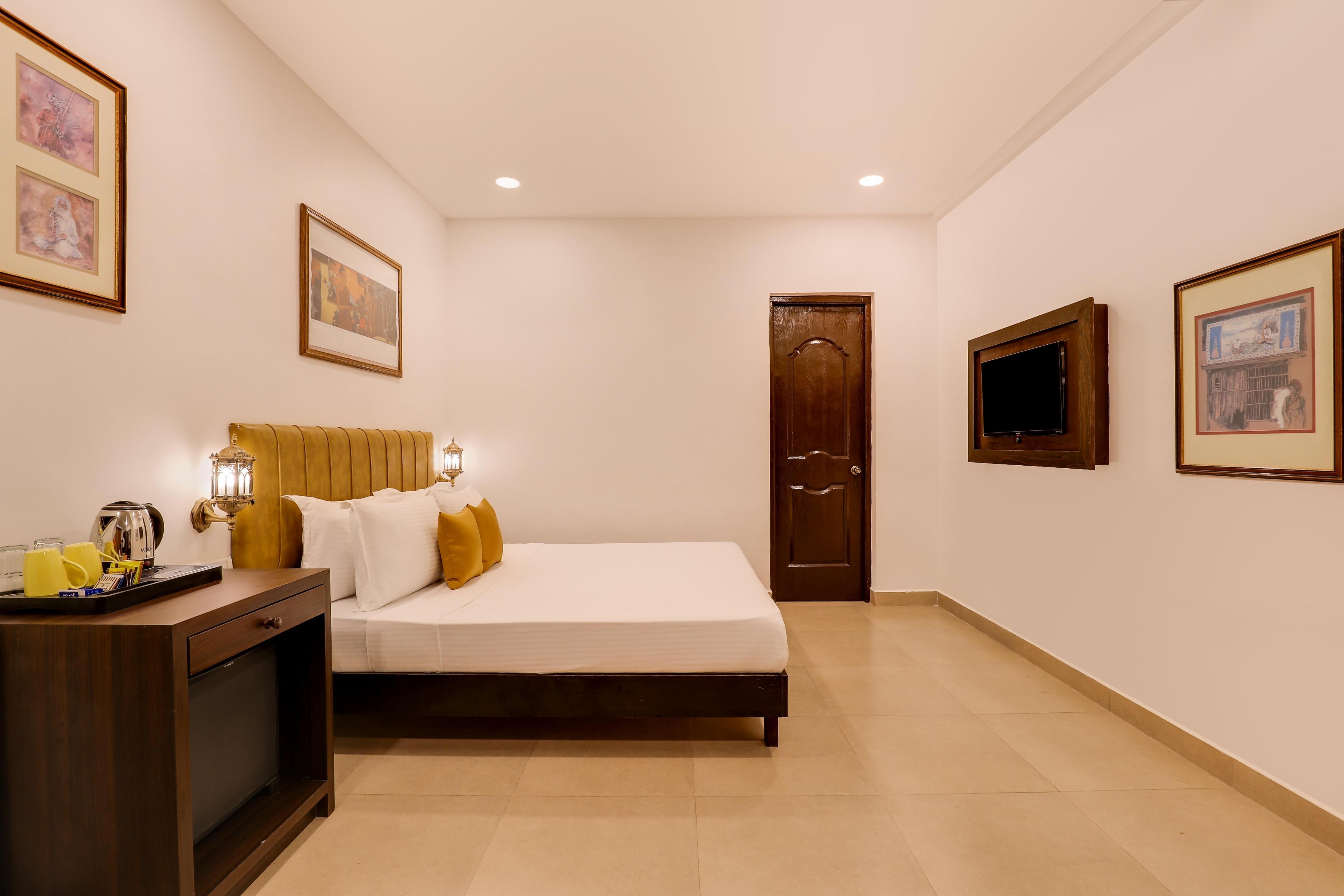 Superior King Room 1