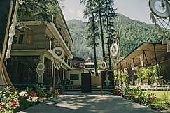 The Hotel Pinewood by Offlimits Homes, Kasol