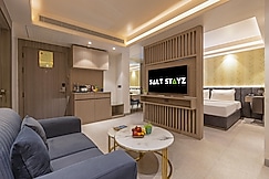 Pause by Saltstayz - Cyber Hub, Gurgaon