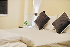 Holy River BNB | Near Temple & Ghats, Varanasi