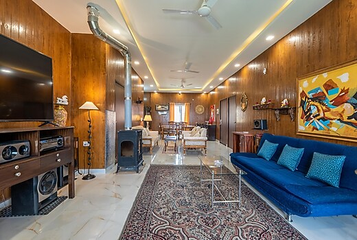 Summit View 3BHK overlooking the mountains