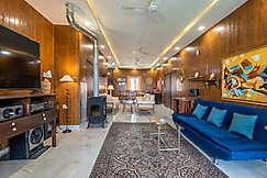 Summit View 3BHK overlooking the mountains, Sult