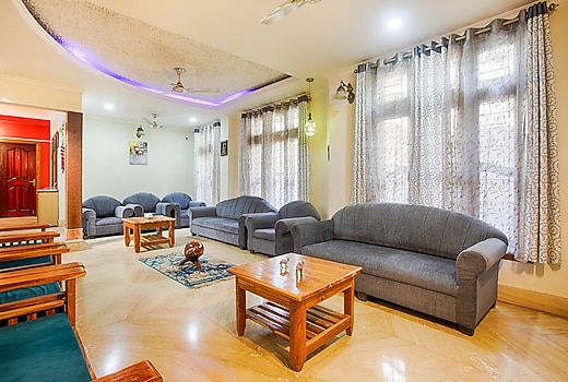 LOZZY HOMESTAY