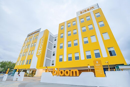 Bloom Hotel - Medicity (Near Medanta Hospital)