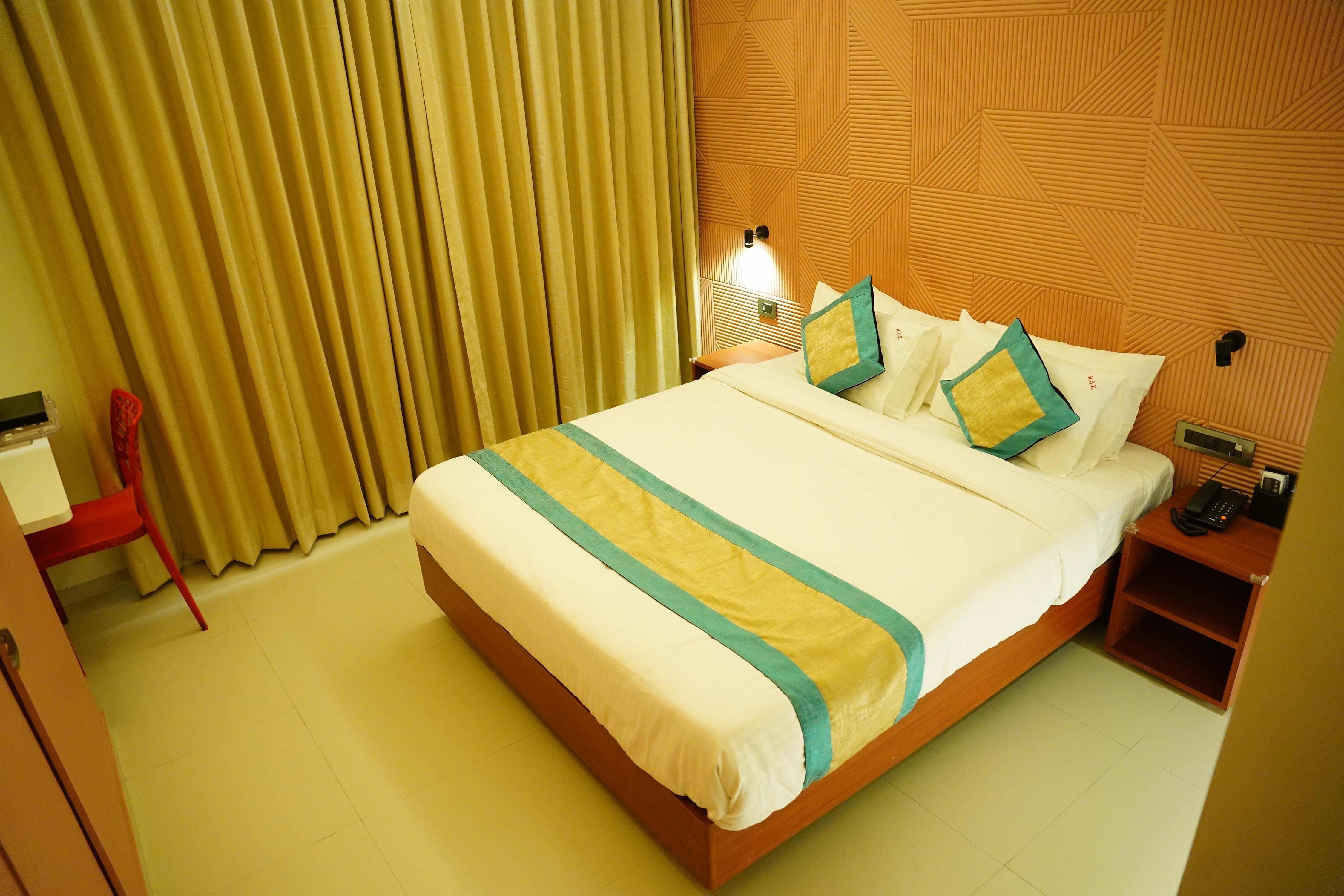 Deluxe Double Bed AC Room 1