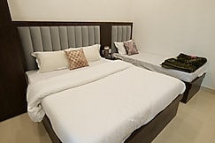 THE PINAK HOTEL AND RESTAURANT, Jhalawar