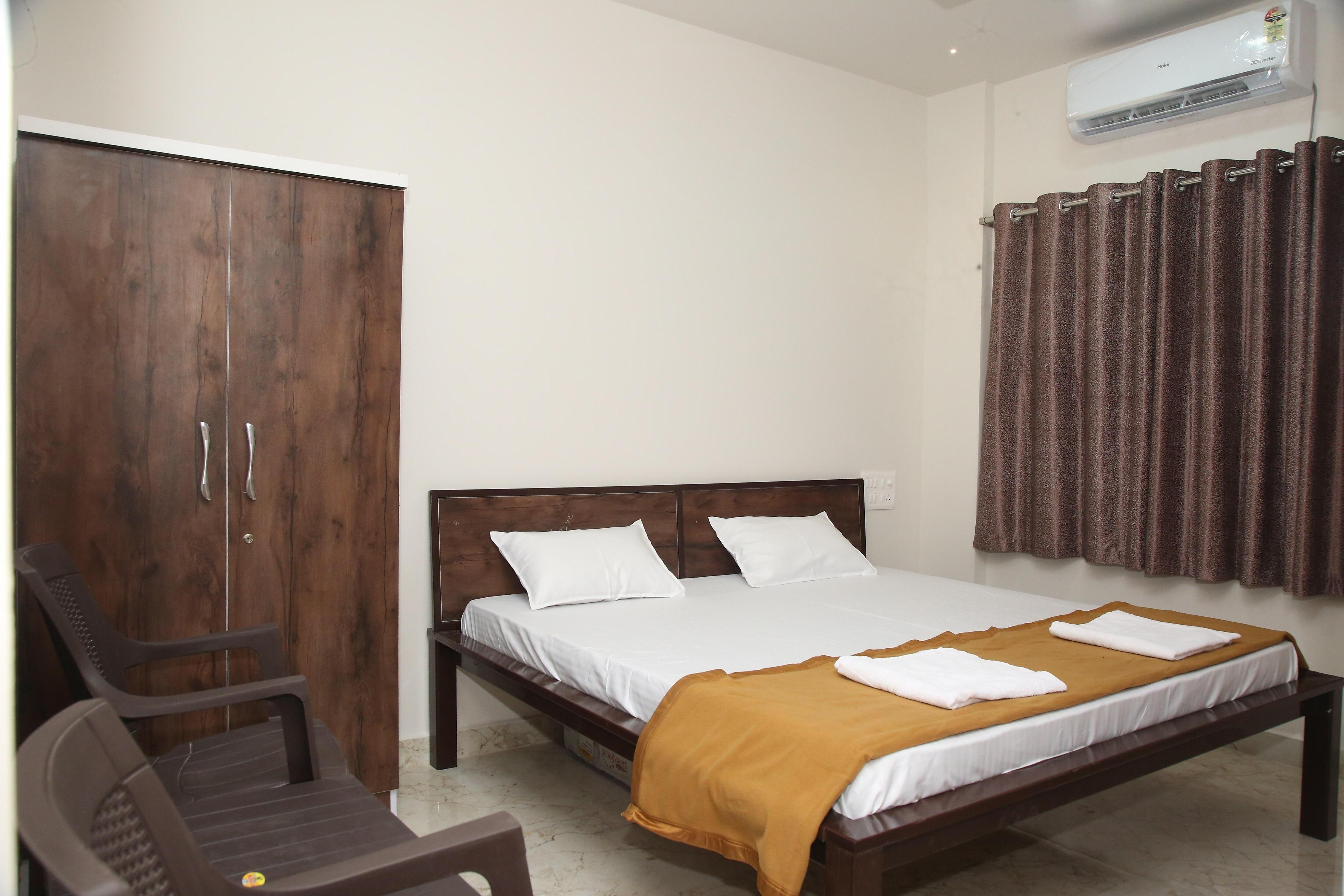 Hotel Madhusudan Executive - Tap to explore photos