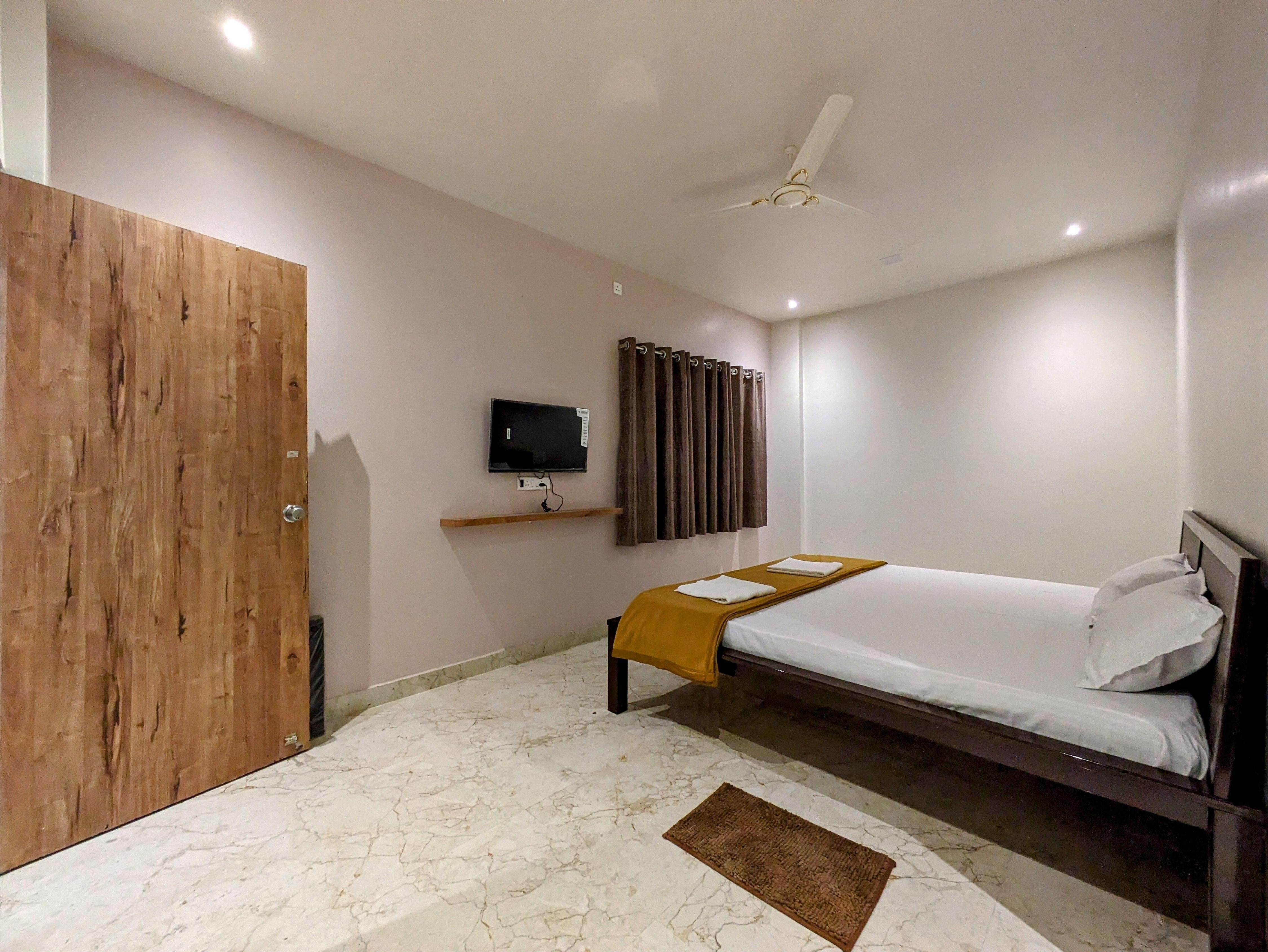 Hotel Madhusudan Executive 4