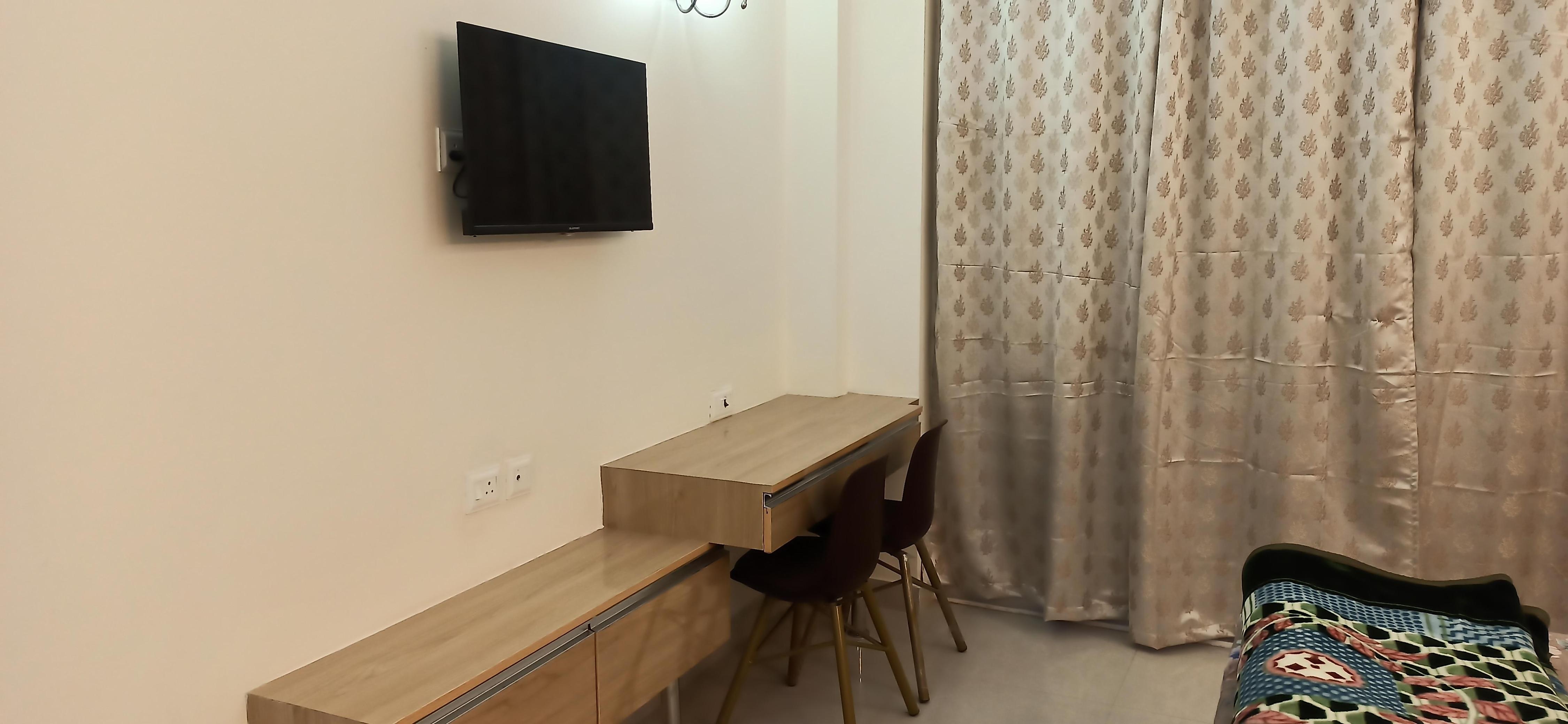 Private Luxury Studio in Gaur city - Tap to explore photos