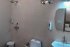 Hotel O Noida Stays, Noida