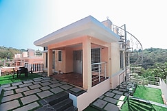 Lavender by SoulStays, Dapoli