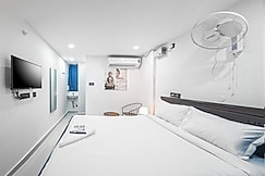 HIVEE 1 ROOM LIVING TWIN BED, Kalwakurthy