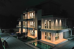 Misty Blue Villas and Resort 5 mins from Lonavala Railway Station, Lonavala