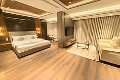 Hotel Blue Bell, Tirurangadi
