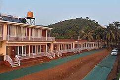SEA LUXE Beach Resort, Dapoli