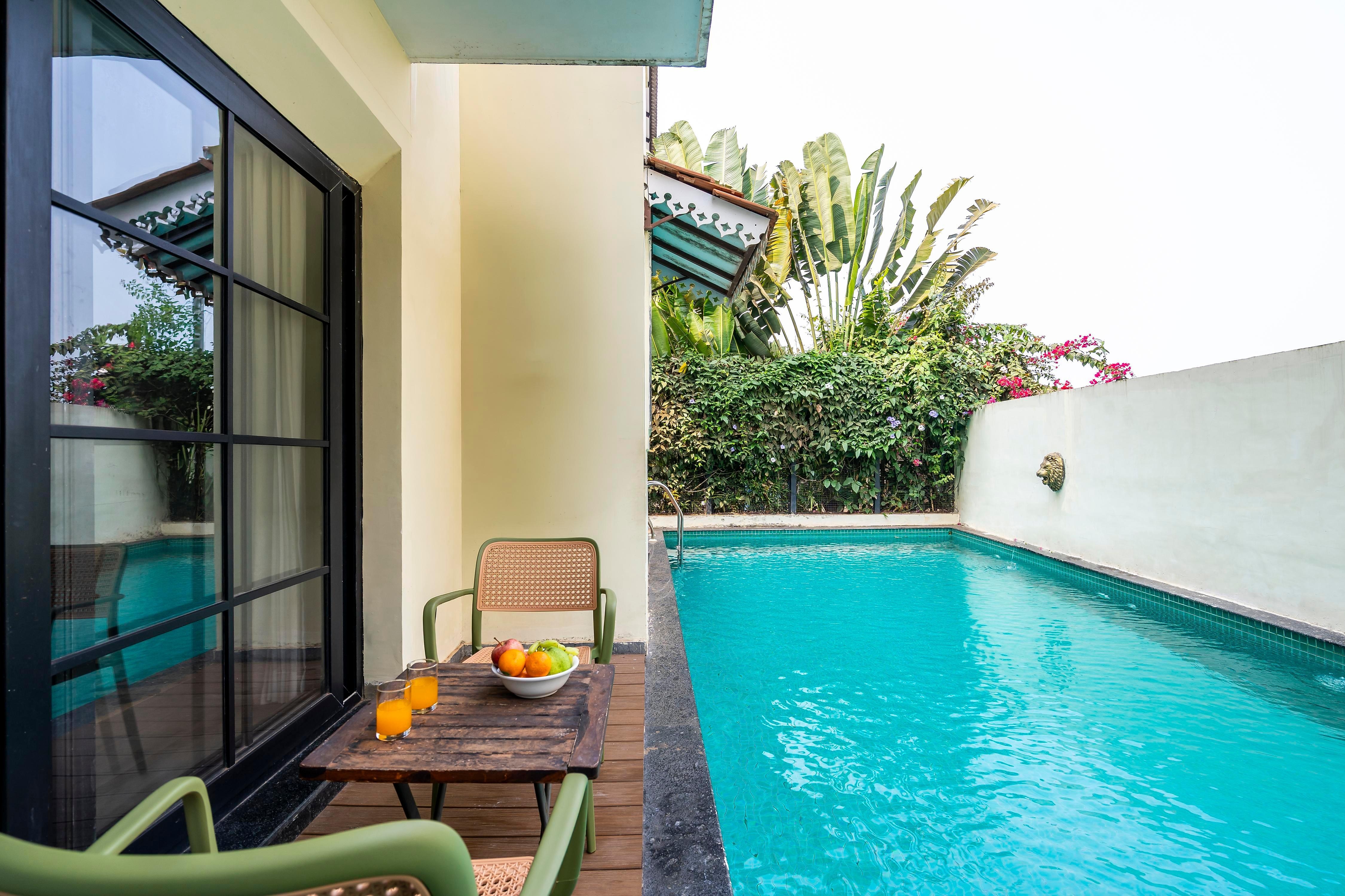 Staymaster Abira - 3 BR Huge Pool Nr Anjuna Beach ππ’π’π Goa Villa