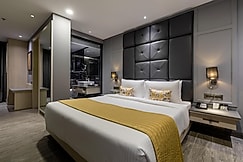 Rester Select Indore, Indore