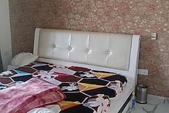 Amazing living, Lucknow