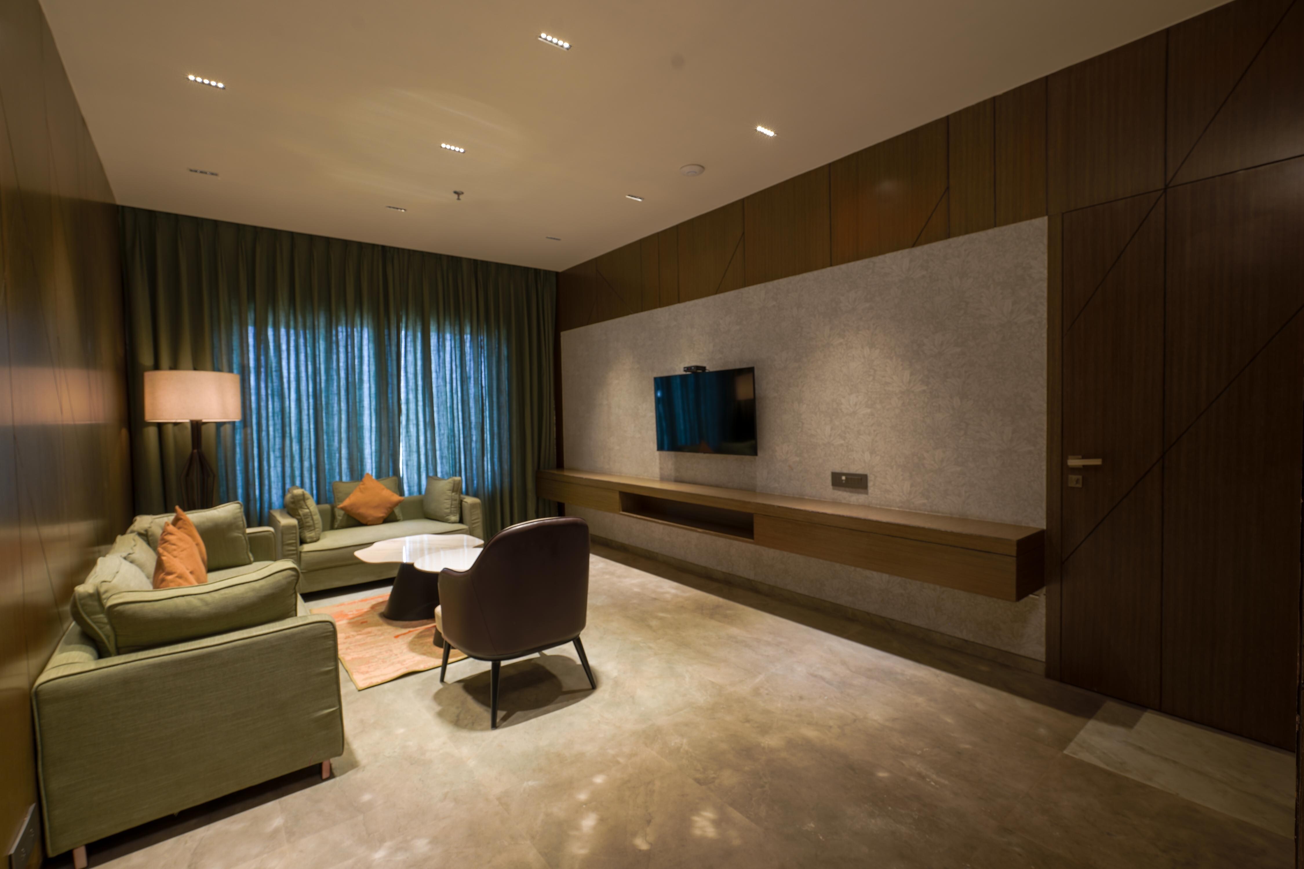 Execuitve Suite 1