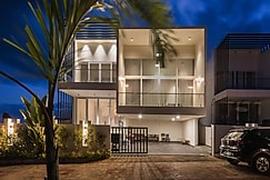 Diamond Blue Pool Palace By JadeCaps, Dodaballapur